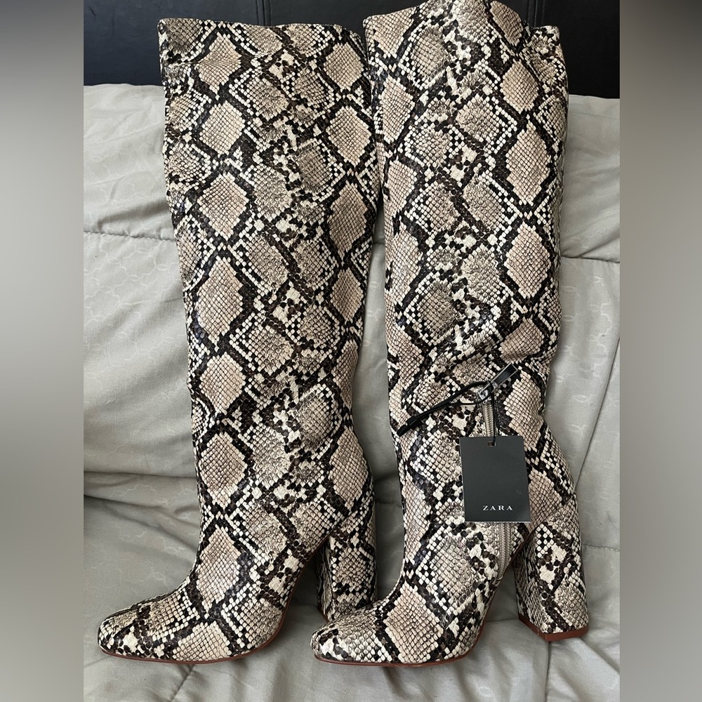 New with tags Zara snake print knee high boots size 36